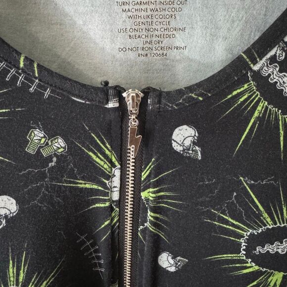 Universal Studios Monsters Bride Of Frankenstein Front Zip Black Dress Size M - Picture 3 of 5